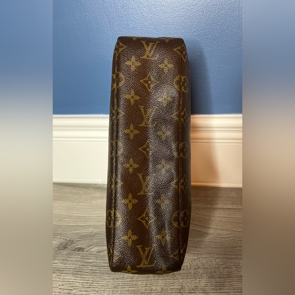 Louis Vuitton Monogram Trousse Toilette 28 Cosmetic Pouch - Picture 7 of 17